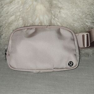 NWOT Lululemon Everywhere Belt Bag Misty Pink Original OG
